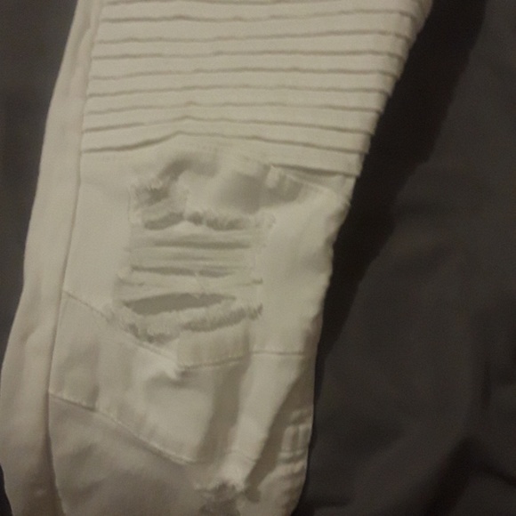 Jeans - Picture 3 of 4